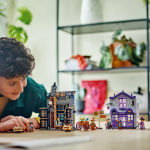 Alternative view 4 of LEGO Harry Potter Ollivanders & Madam Malkin's Robes 76439