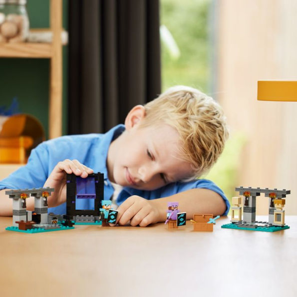LEGO Minecraft The Armory 21252