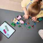 Alternative view 3 of LEGO Minecraft The Cherry Blossom Garden 21260