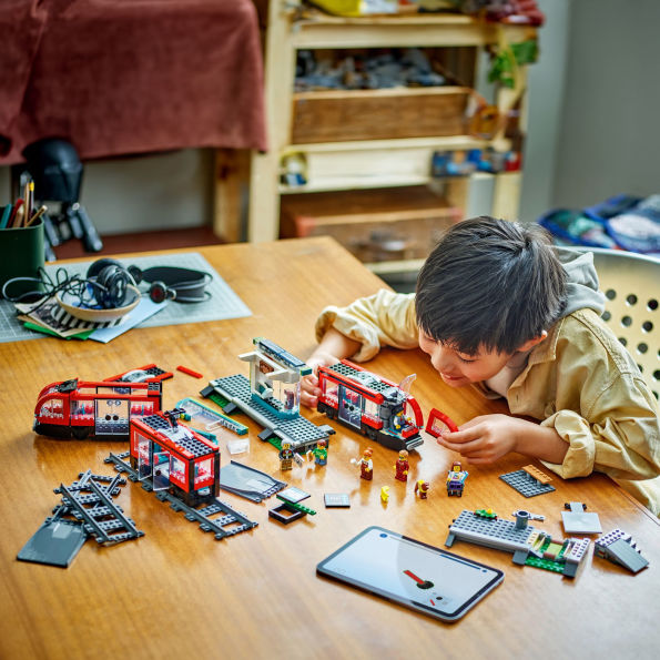 LEGO City Trains Downtown Streetcar and Station 60423