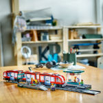 Alternative view 5 of LEGO City Trains Downtown Streetcar and Station 60423