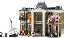 Alternative view 2 of LEGO Icons Natural History Museum 10326