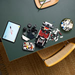 Alternative view 3 of LEGO Icons Lamborghini Countach 5000 Quattrovalvole 10337