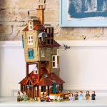 Alternative view 5 of LEGO Harry Potter The Burrow - Collectors' Edition 76437