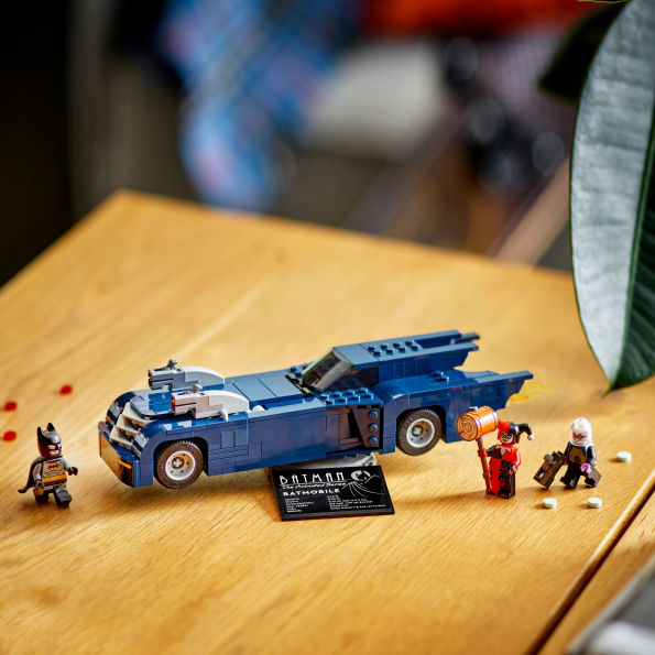LEGO Super Heroes DC Batman with the Batmobile vs. Harley Quinn and Mr. Freeze 76274