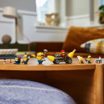 Alternative view 5 of LEGO Despicable Me Minions and Banana Car 75580