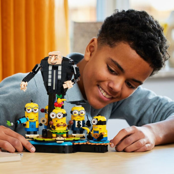 LEGO Despicable Me Brick-Built Gru and Minions 75582