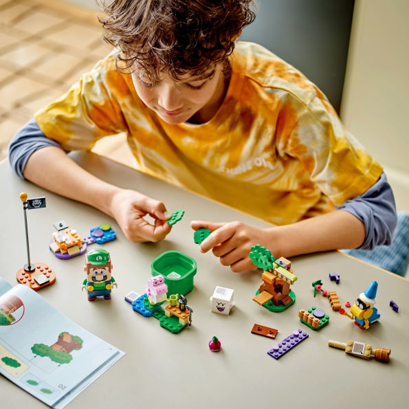 LEGO Super Mario Adventures with Interactive LEGO Luigi 71440