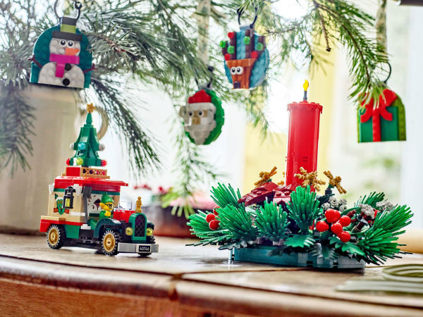 LEGO Iconic Christmas Ornament Selection 40744