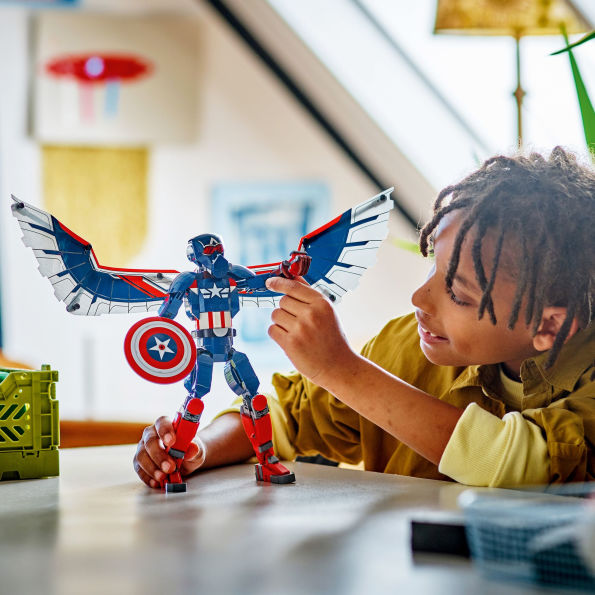 LEGO Super Heroes New Captain America Construction Figure 76296