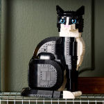Alternative view 5 of LEGO Ideas Tuxedo Cat 21349
