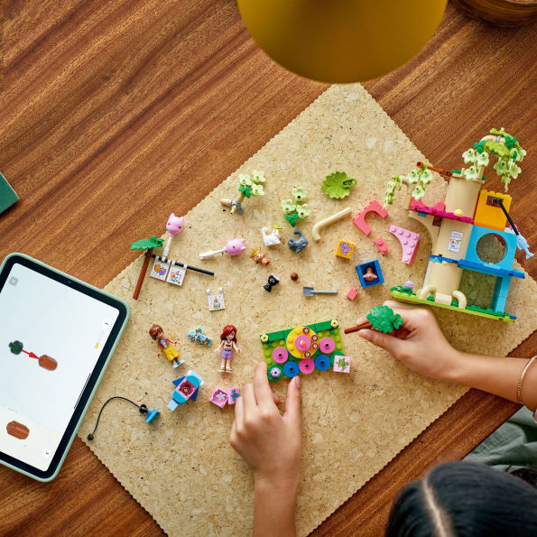 LEGO Friends Cat Birthday Party & Tree House 42666