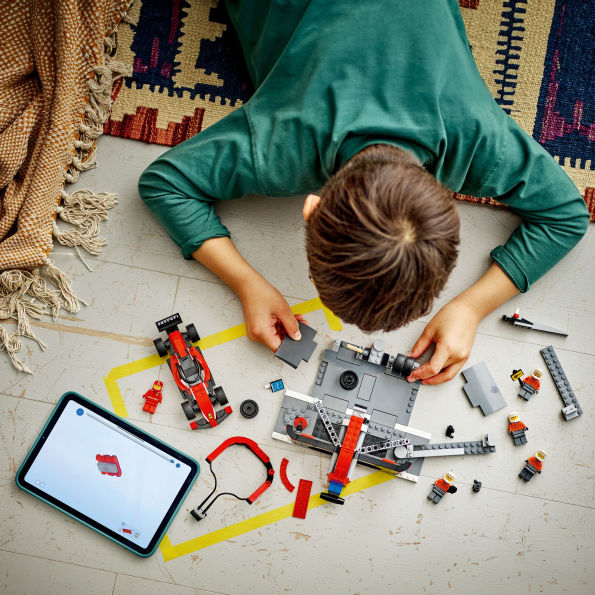 LEGO City Formula 1 F1® Pit Stop & Pit Crew with Ferrari Car 60443