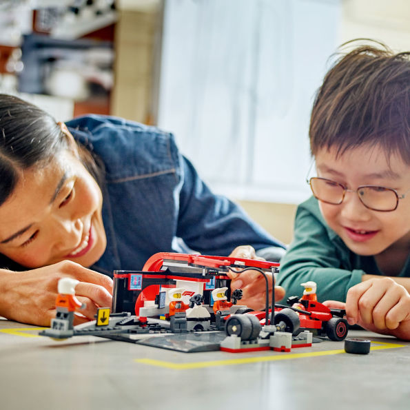 LEGO City Formula 1 F1® Pit Stop & Pit Crew with Ferrari Car 60443