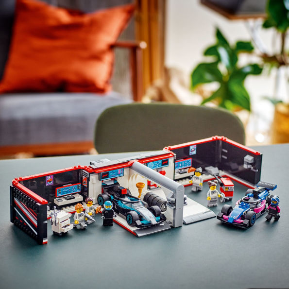 LEGO City Formula 1 F1® Garage & Mercedes-AMG & Alpine Cars 60444