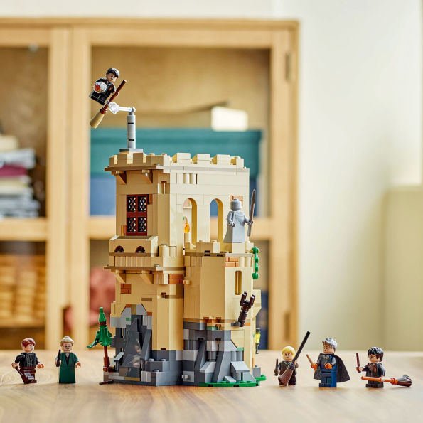 LEGO Harry Potter Hogwarts Castle: Flying Lessons 76447