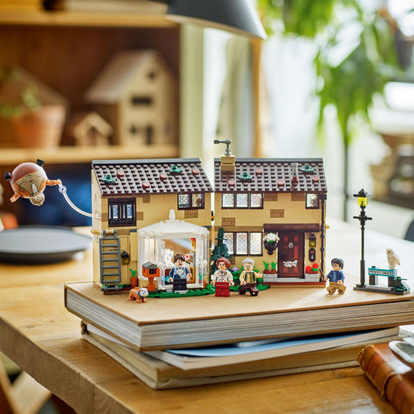 LEGO Harry Potter Privet Drive: Aunt Marge's Visit 76451