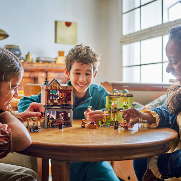 LEGO Harry Potter Quality Quidditch Supplies & Ice Cream Parlour 76452