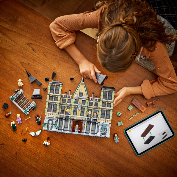 LEGO Harry Potter Malfoy Manor 76453