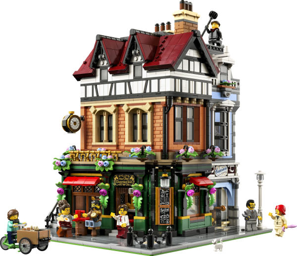 LEGO Icons Tudor Corner 10350