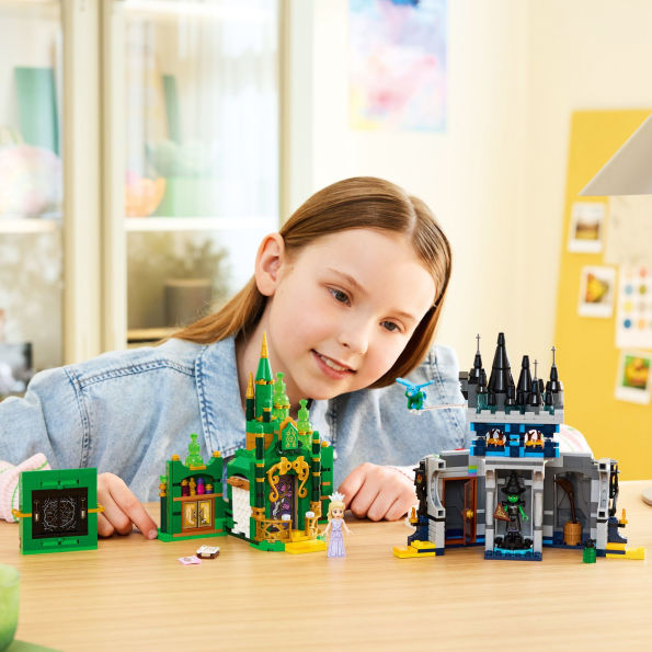 LEGO Wicked Emerald City & Kiamo Ko Castle 75689