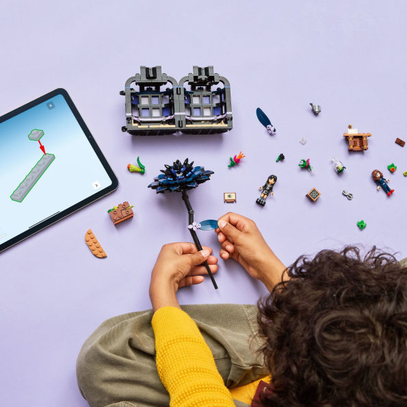 LEGO Wednesday Black Dahlia Flower 76784