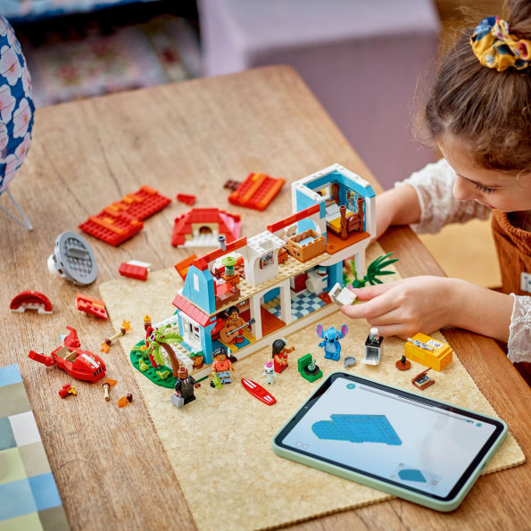 LEGO Disney Classic 43268 Lilo and Stitch Beach House