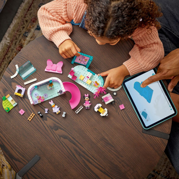 LEGO Disney Classic Minnie's Pet Hotel 43274