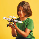 Alternative view 4 of LEGO Technic Bush Plane 42198