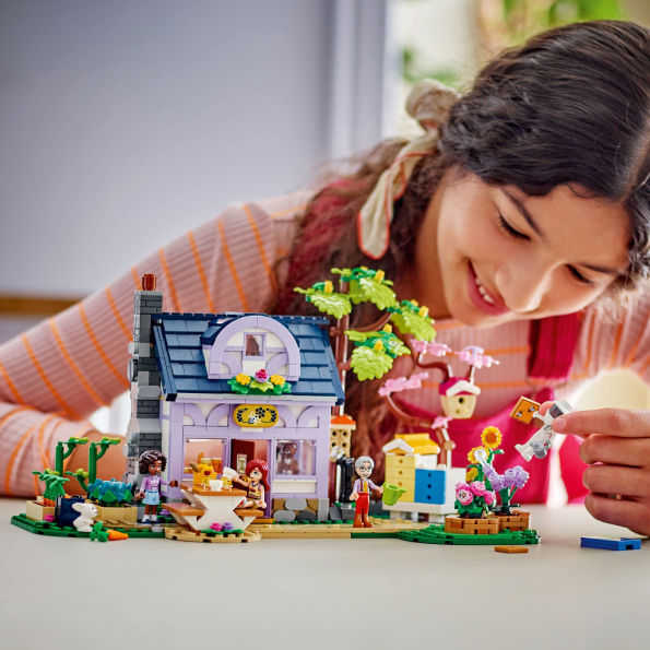 LEGO Friends Beekeepers' House and Flower Garden 42669