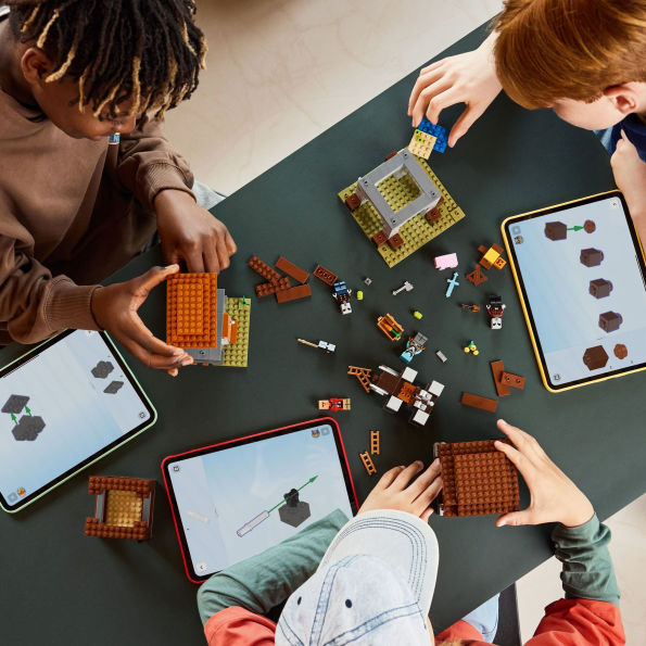 LEGO Minecraft The Pillager Outpost and Ravager 21278