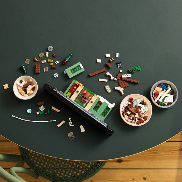 LEGO Icons 10362 French Café