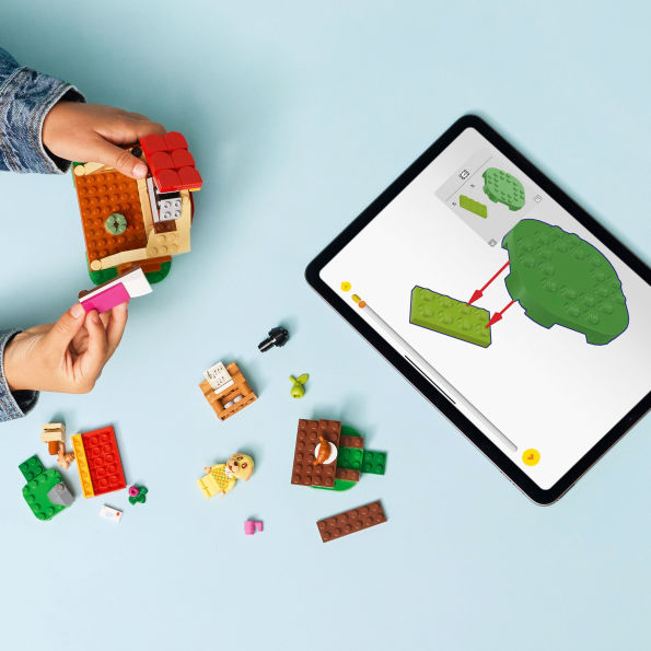 LEGO Animal Crossing Goldie's Cozy House 77058