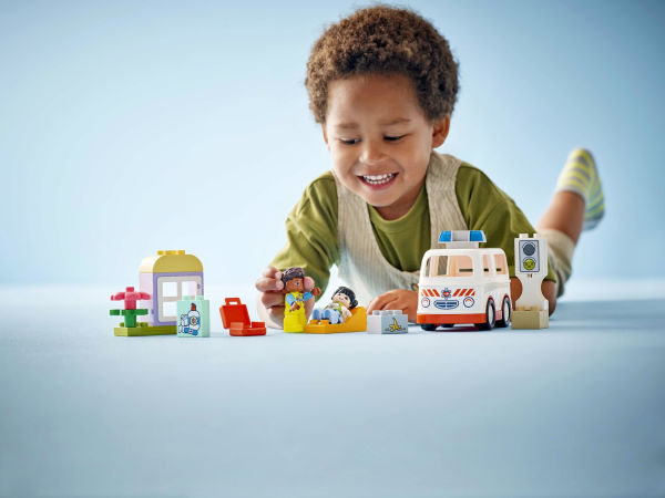 LEGO DUPLO Ambulance & Driver 10447