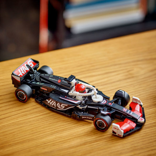 LEGO Speed Champions 77250 MoneyGram Haas F1® Team VF-24 Race Car