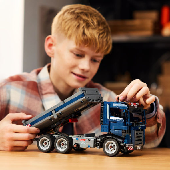 LEGO Technic 42203 Tipping Dump Truck