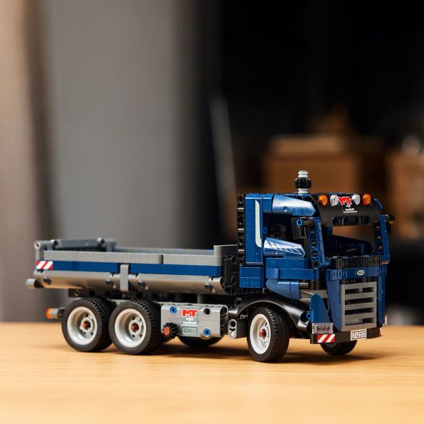 LEGO Technic 42203 Tipping Dump Truck