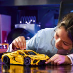 Alternative view 4 of LEGO Technic 42205 Chevrolet Corvette Stingray