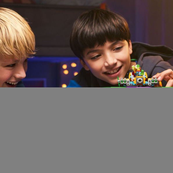 LEGO DREAMZzz Mateo's Fire Chameleon 71492 by LEGO Systems Inc