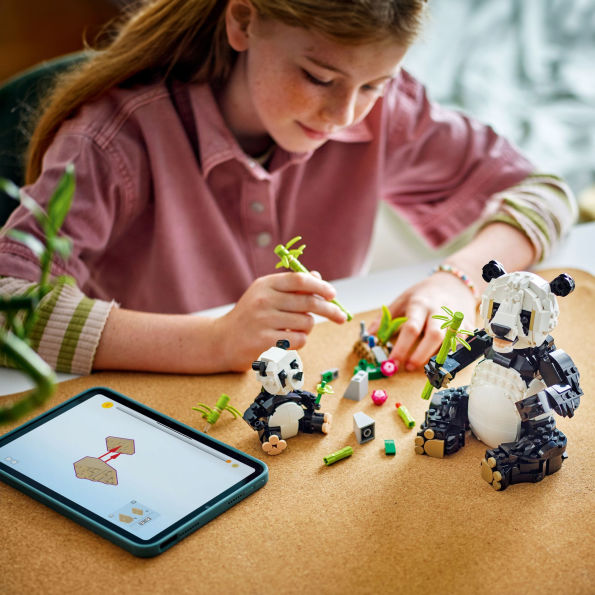 LEGO Creator Wild Animals: Panda Family 31165