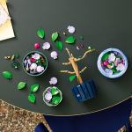 Alternative view 3 of LEGO Botanicals Hibiscus 10372