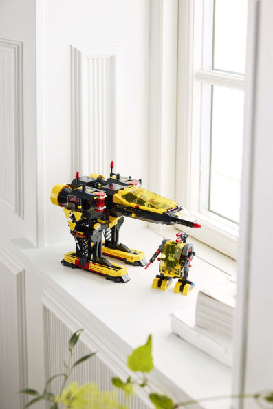 LEGO Icons Blacktron Renegade 10355