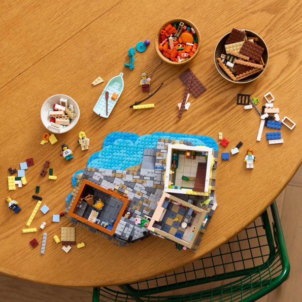 LEGO Ideas 21359 Italian Riviera