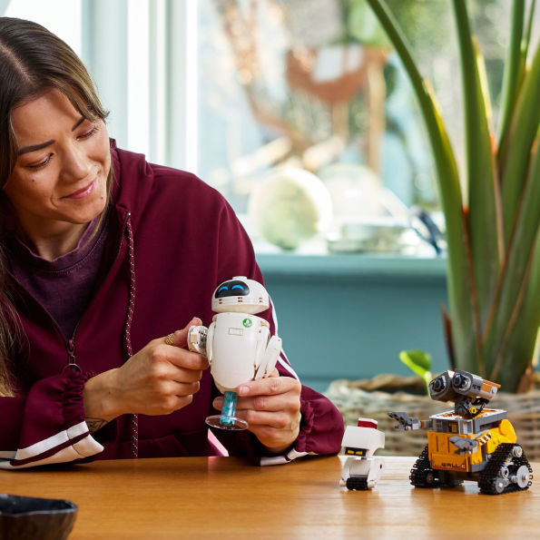 LEGO Disney Pixar WALL-E and EVE 43279