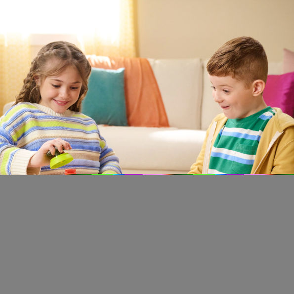 Kinetic Sand, Squish Pizza Rising Pizza Playset with 1lb Play Sand & 5 Tools, Kids Toys for Girls & Boys Ages 5 and up