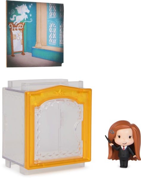 Wizarding World Harry Potter, Micro Magical Moments Year 5 Surprise Blind Box Figure & Display Case (Styles May Vary)