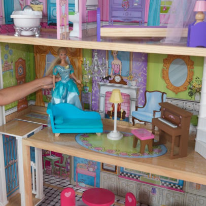 sweet and pretty dollhouse