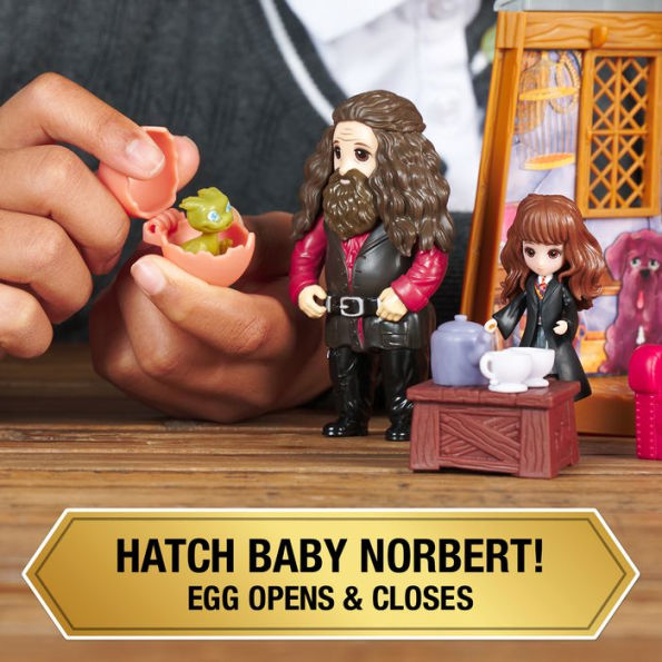 Wizarding World Harry Potter, Magical Minis Hagrid's Hut Playset with 2 Figures and 9 Doll Accessories, Kids Toys for Ages 6 and up
