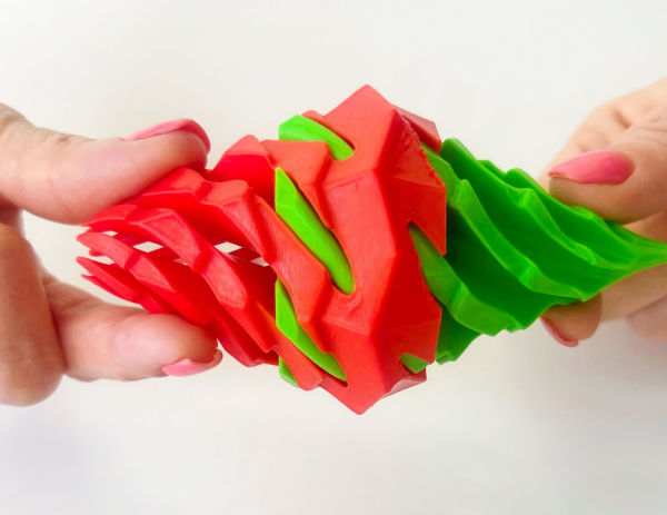 Christmas tree twiddle twister