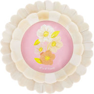 Title: White Round Scalloped Frame